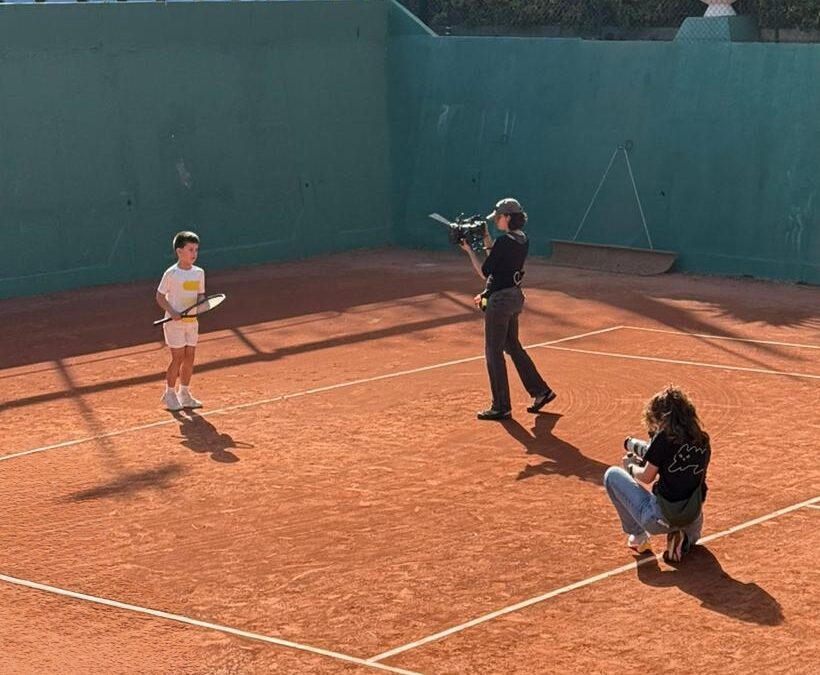 El Club acull un rodatge de roba esportiva infantil
